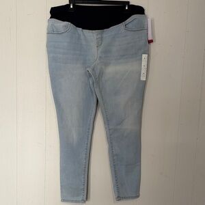 Isabel Maternity by Ingrid & Isabel Light Blue Jeggings